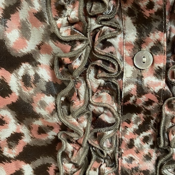 Ruby Rd. Pink and brown leopard patterned blouse with cascading ruffles Size 18 - Picture 2 of 11
